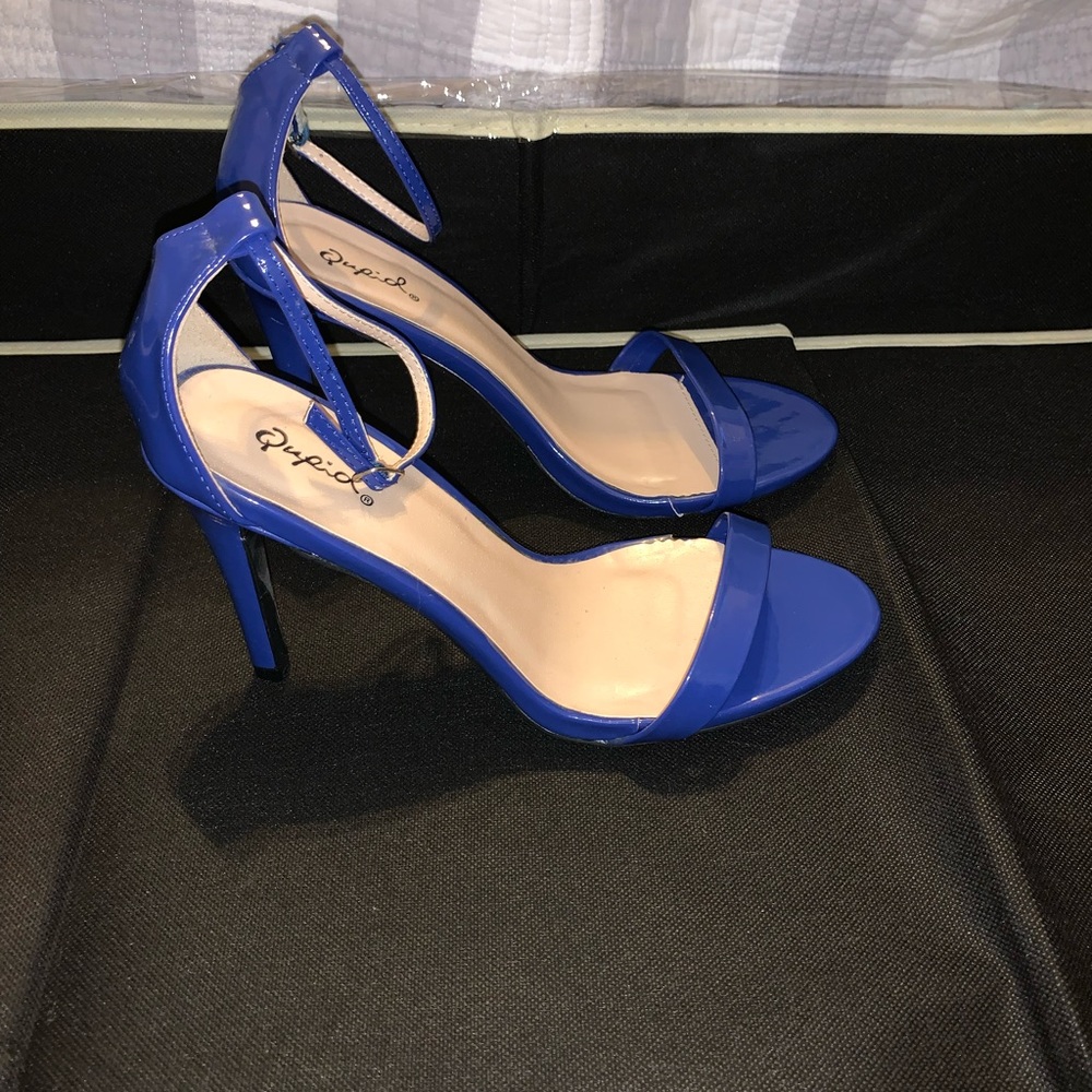 Blue minimal strap heel